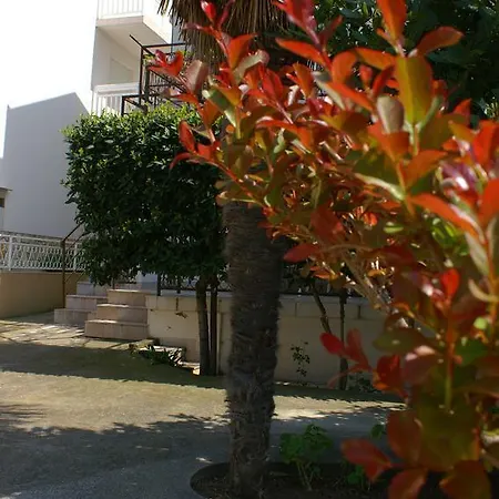 Studio 2633b